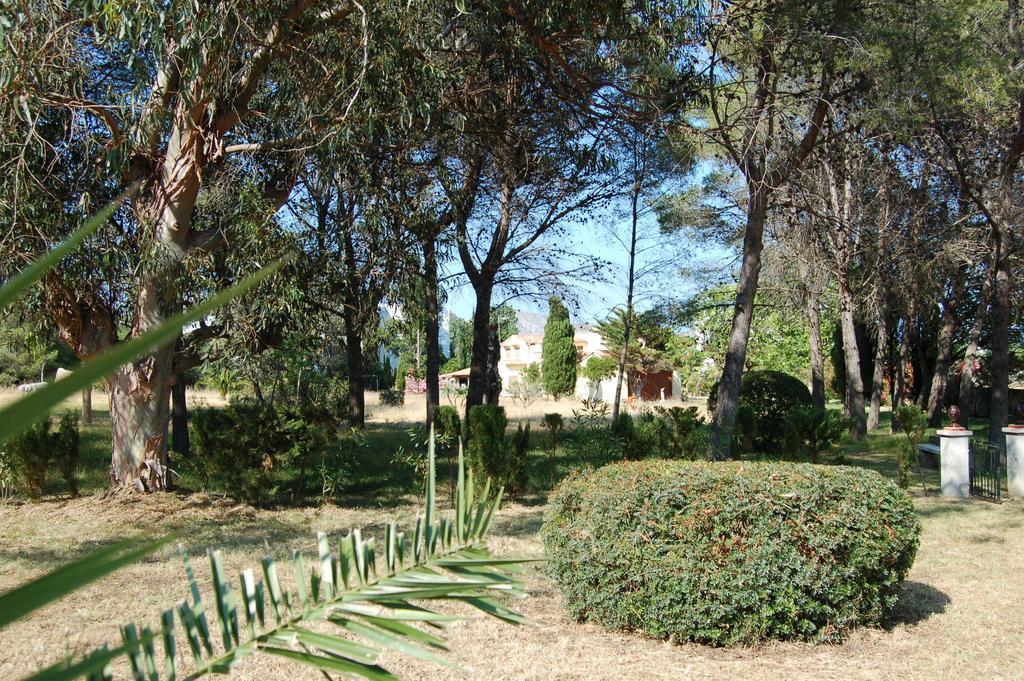 Villa Villa Apprx 3 Min Walking Beach, Private Mountain Ideal For Runners, Hikers Families *