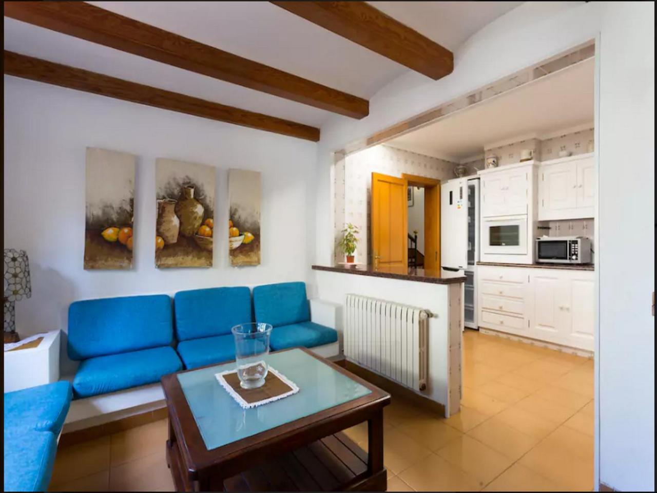 Villa Apprx 3 Min Walking Beach, Private Mountain Ideal For Runners, Hikers Families Villa